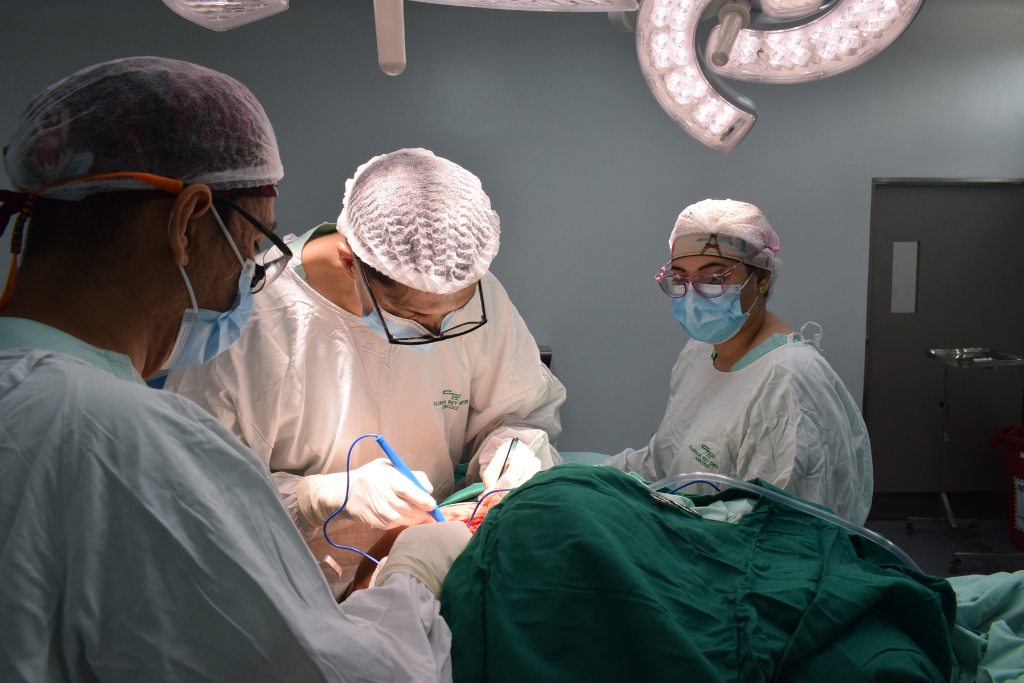 cosmitet-ltda-trabaja-con-nosotros-cirugia